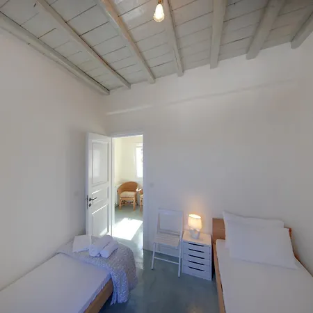 In Mykonos Near Agios Sostis Vila